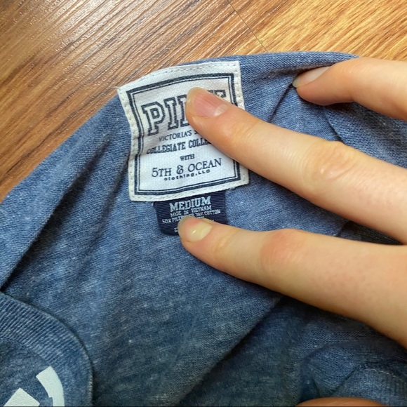 VS PINK West Virginia University T Shirt - Picture 3 of 3